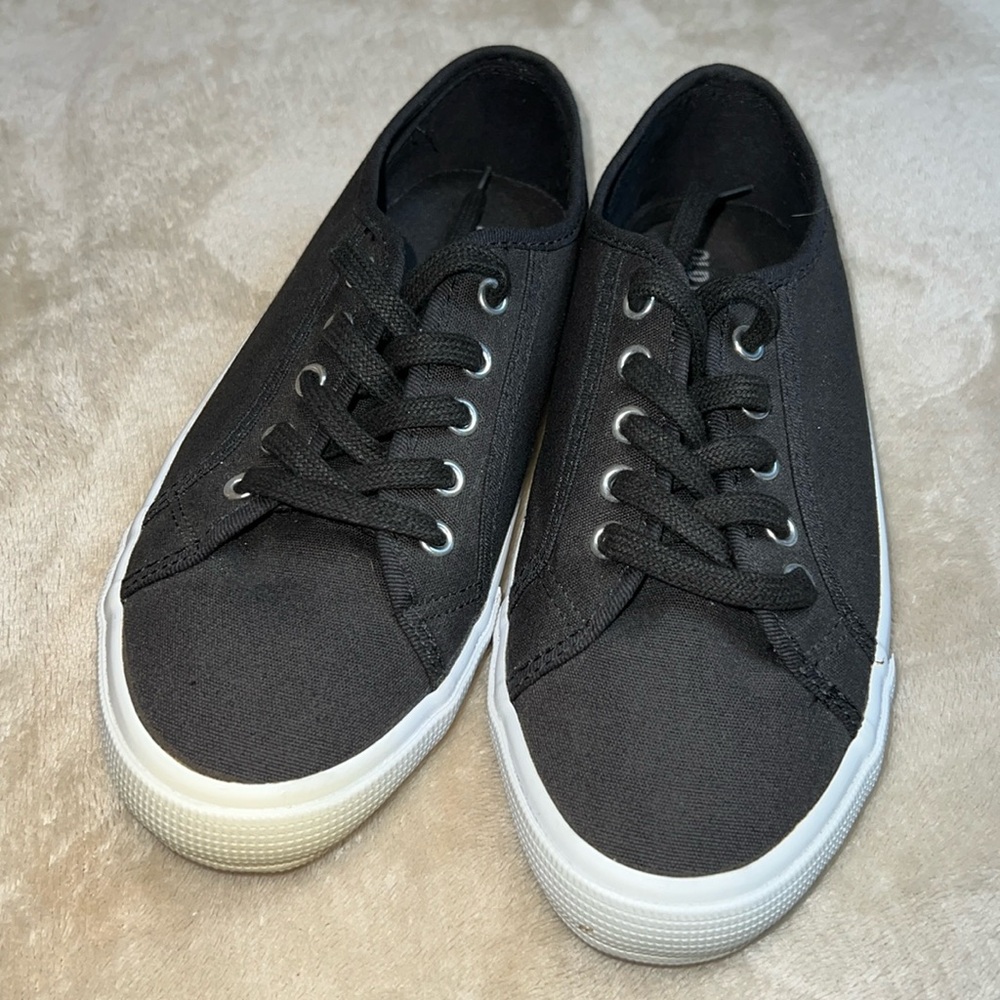 Old navy shoes